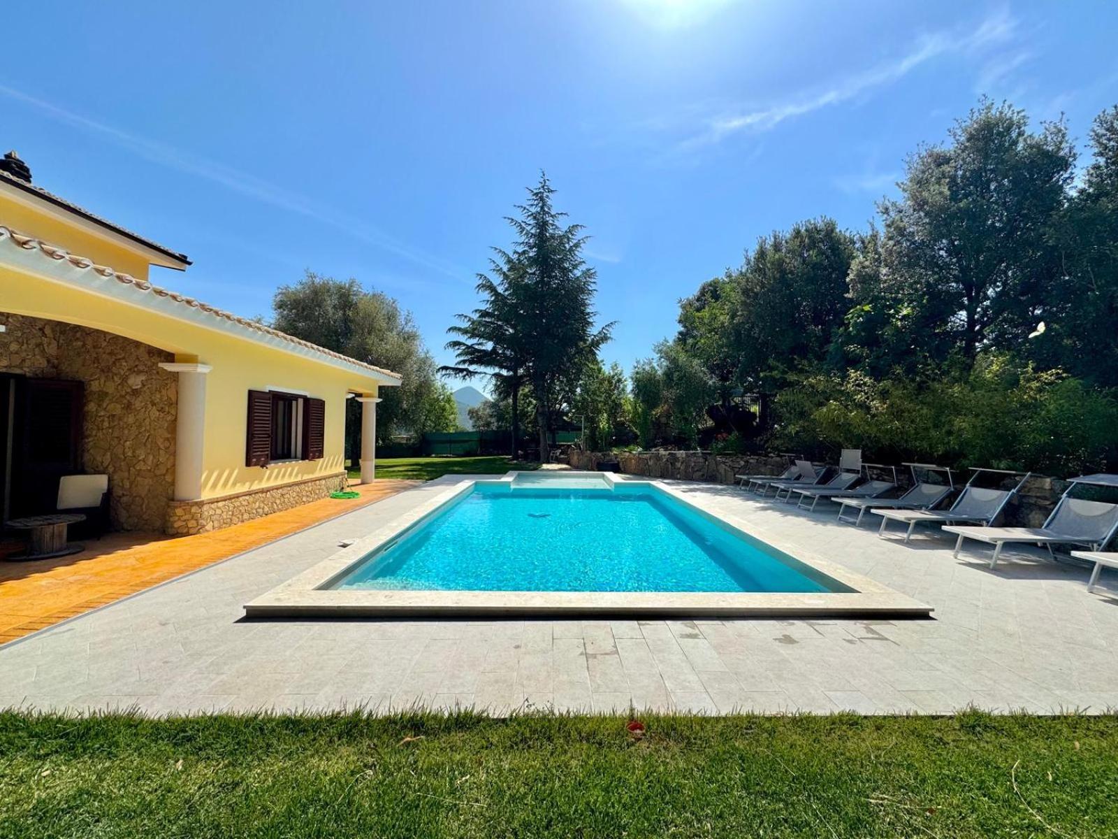 Villa With Pool Cardedu Exterior foto