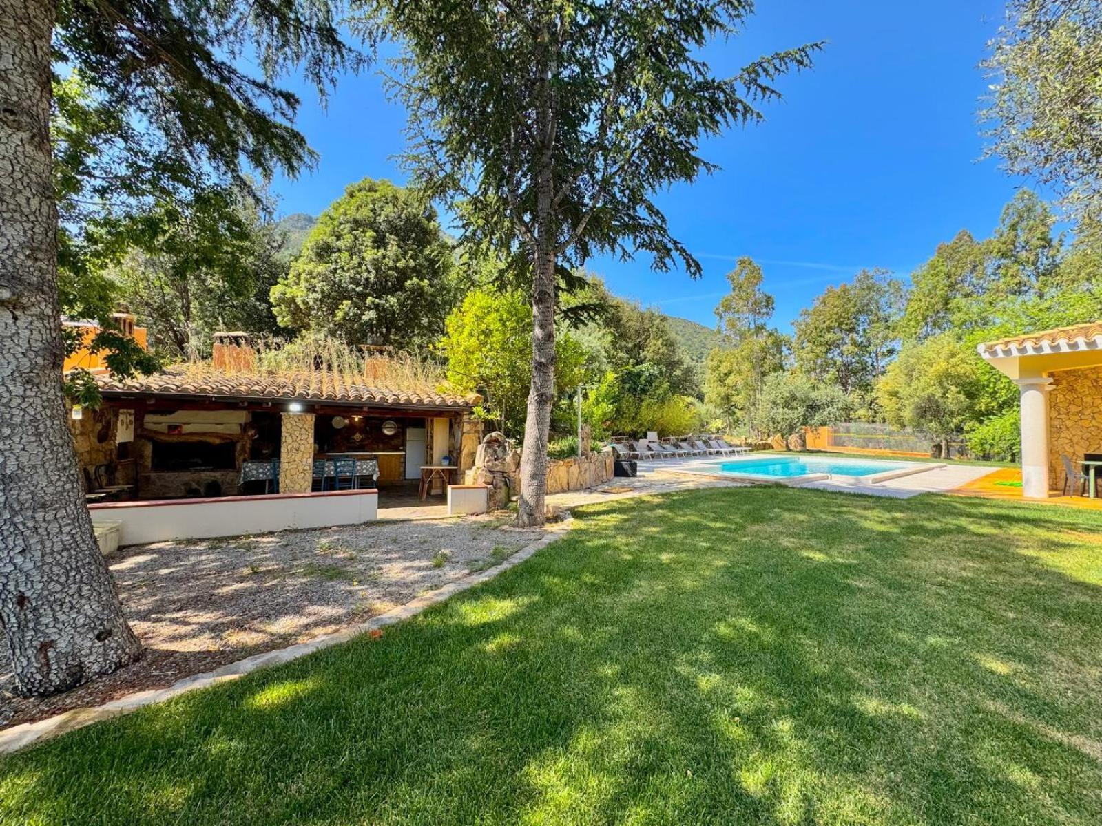 Villa With Pool Cardedu Exterior foto
