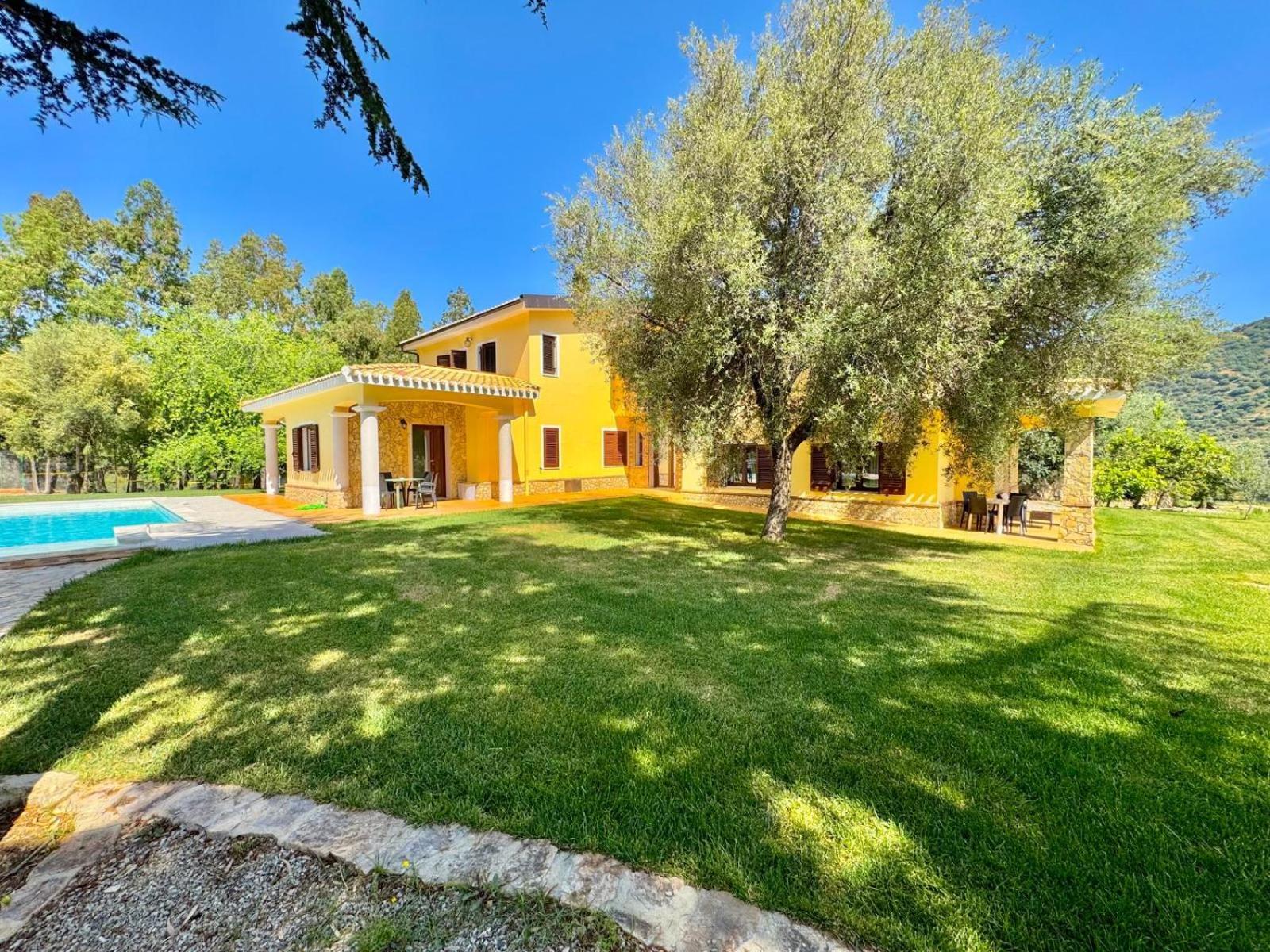 Villa With Pool Cardedu Exterior foto